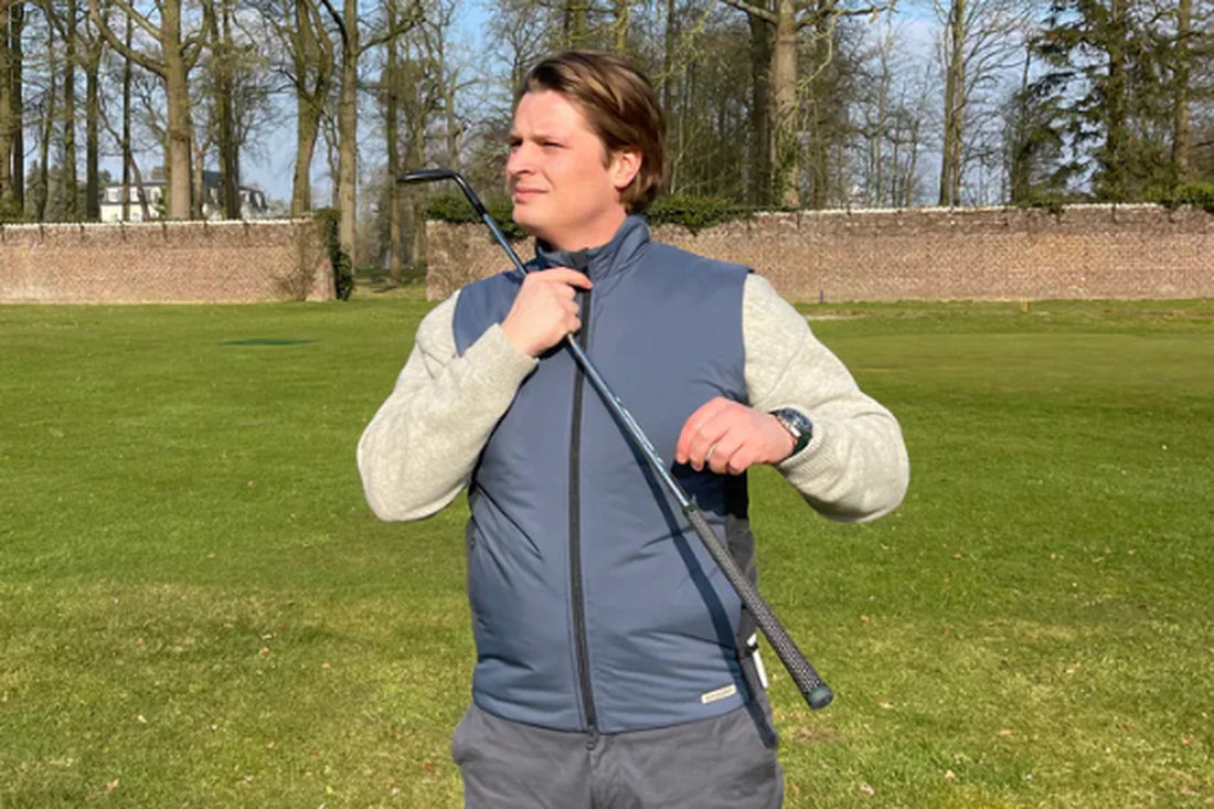 Amaury (26) ontwerpt golfjassen: “Je kan ze stijlvol dragen zowel op als naast de golfbaan”